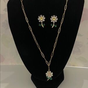 Gold Daisy Necklace and Earring Set-208